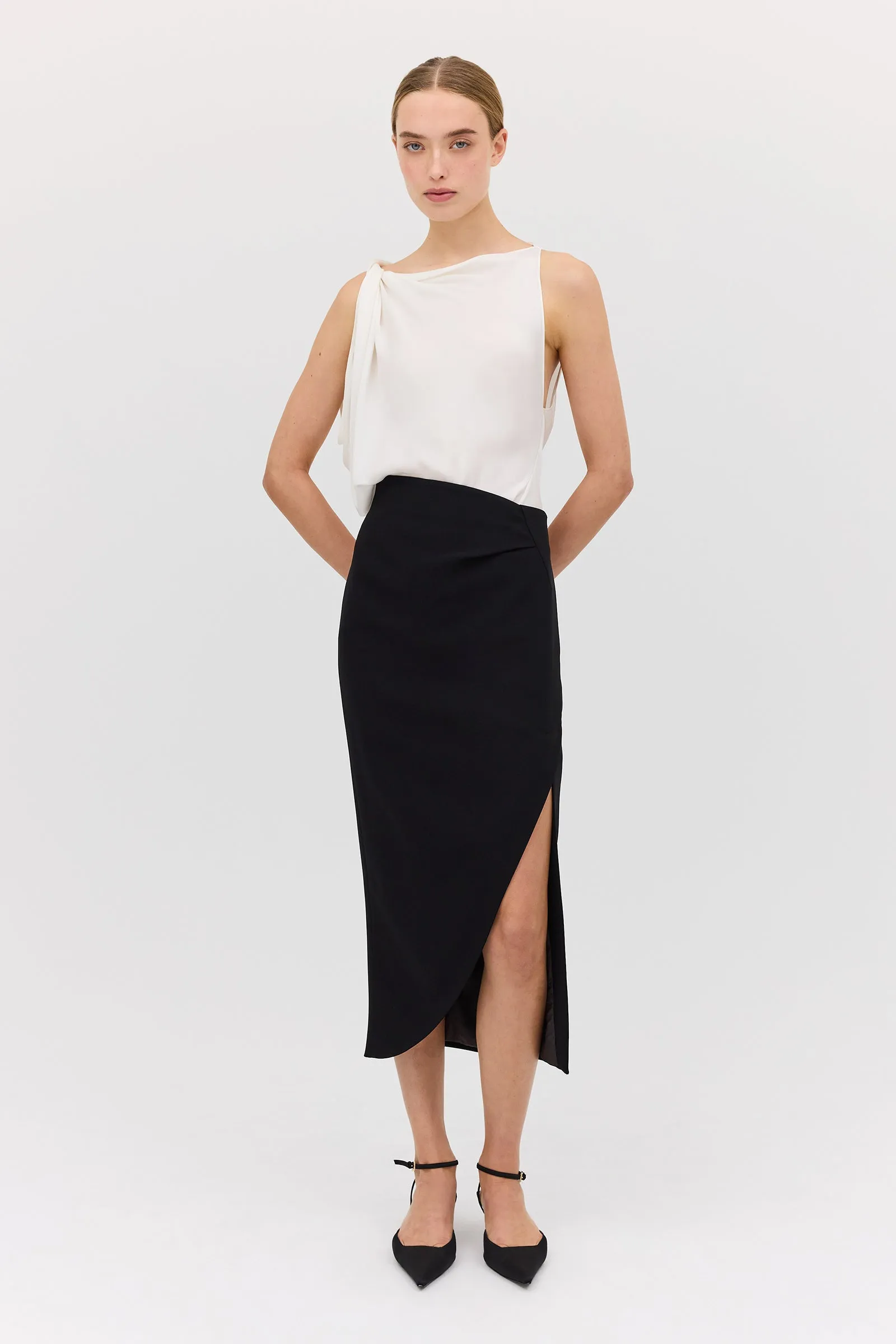 BLACK SUITING INCURVED SKIRT