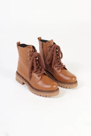 ELLIE CUOIO - Lace-Up Flat Ankle Boots