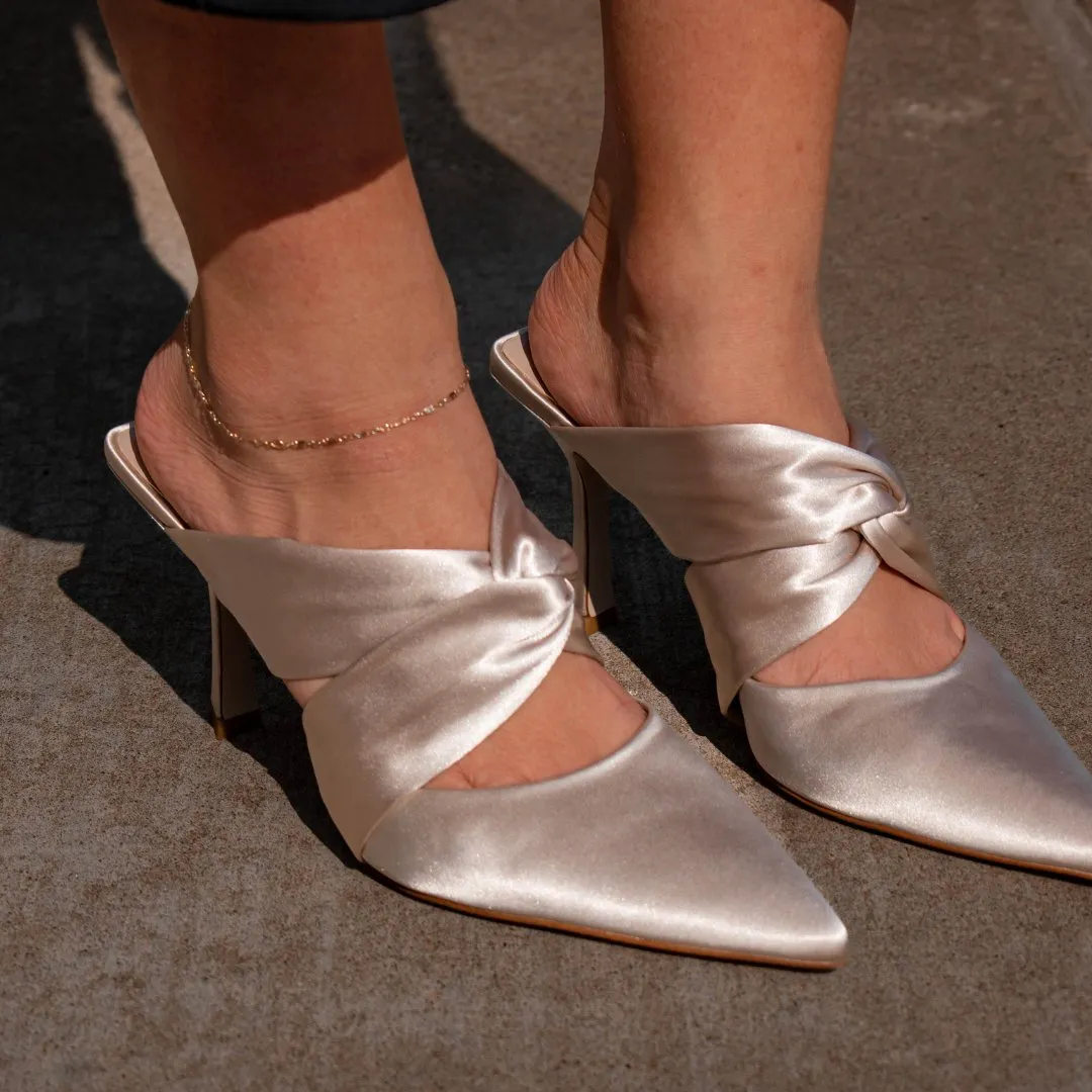 Jeffrey Campbell: Tied-Up