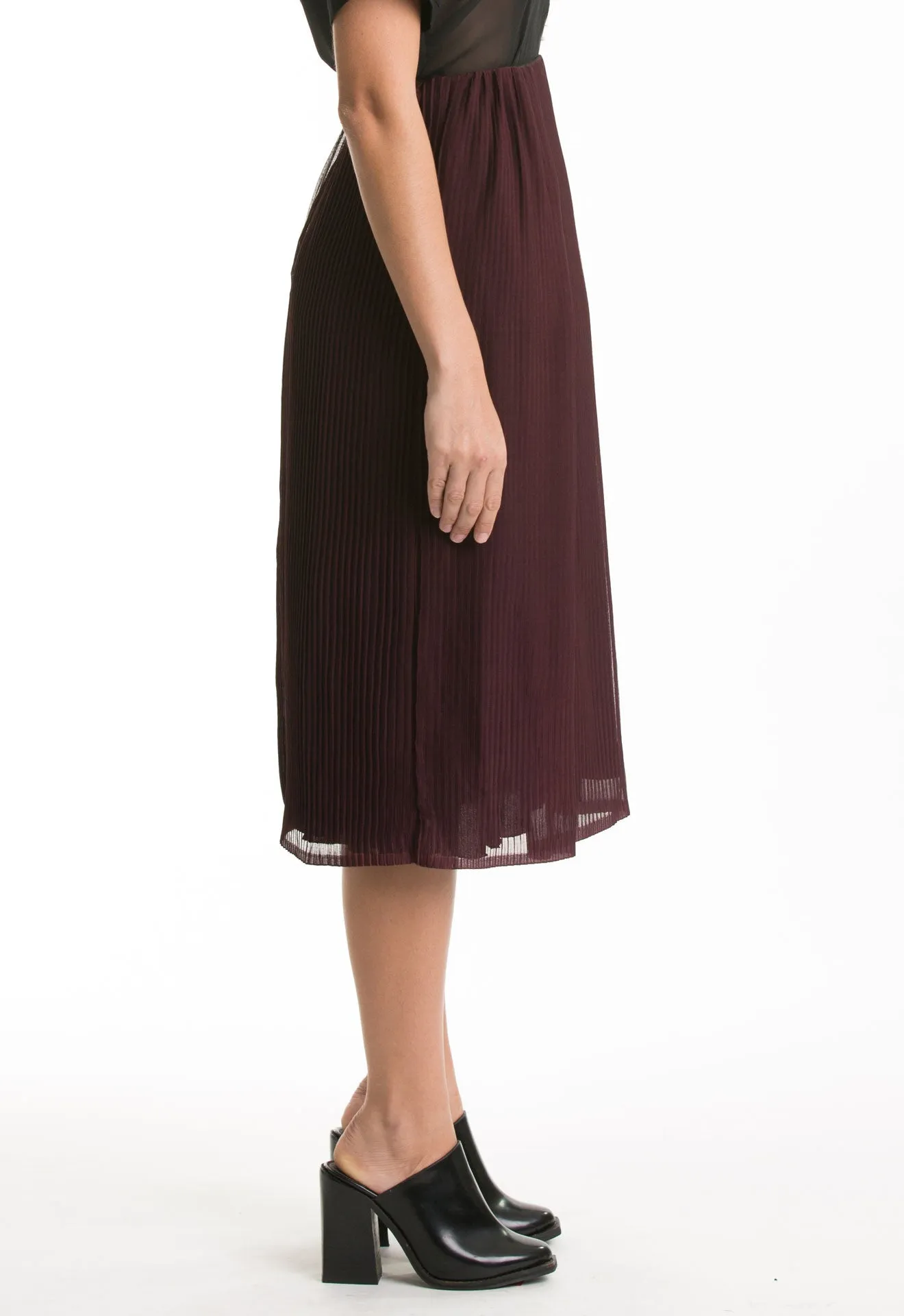 Pembroke Pleated Midi Skirt - M