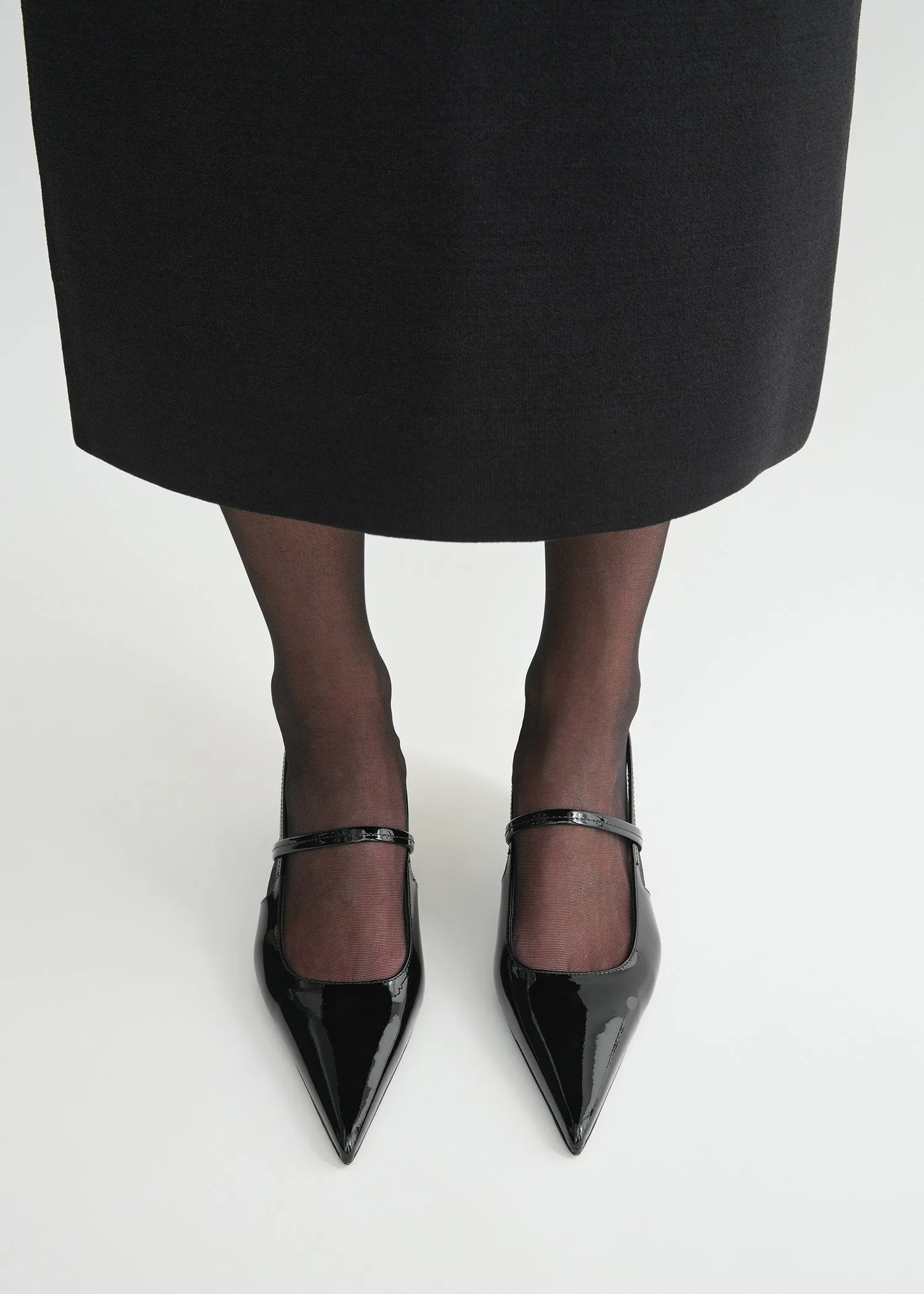 Sharp patent slingbacks black