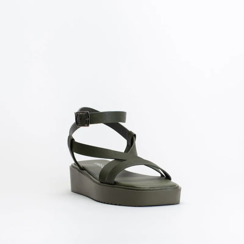 Unreal Women Flatform X-Over Sandal _ 150681