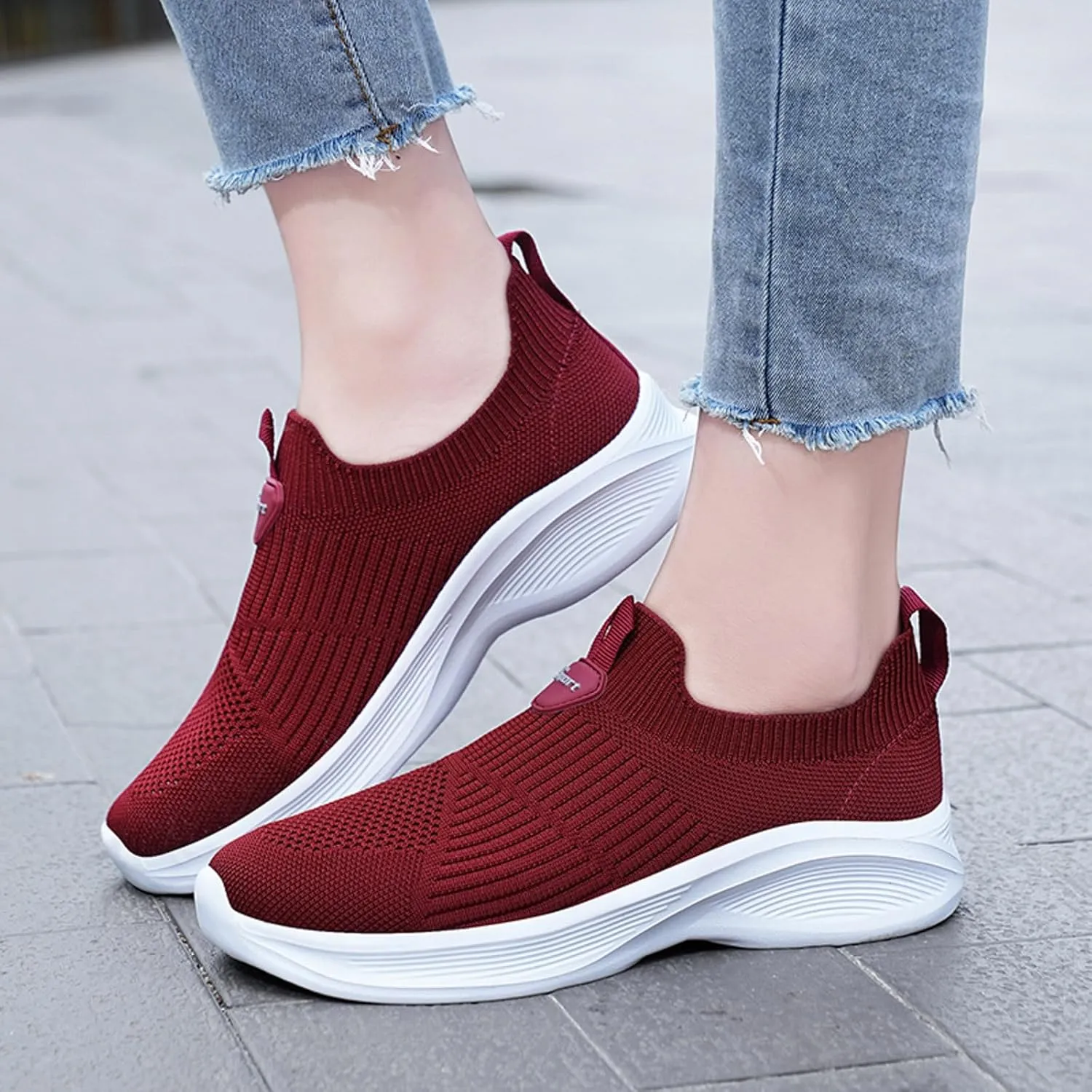 Womens Slip on Sneakers Womens Walking Shoes Non Slip Gym Workout Shoes Casual Breathable Mesh Shoes for Women